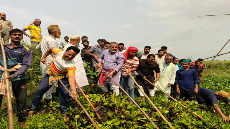 স্বেচ্ছাশ্রমে পরিচ্ছন্নতা—সামাজিক সচেতনতার নতুন বার্তা