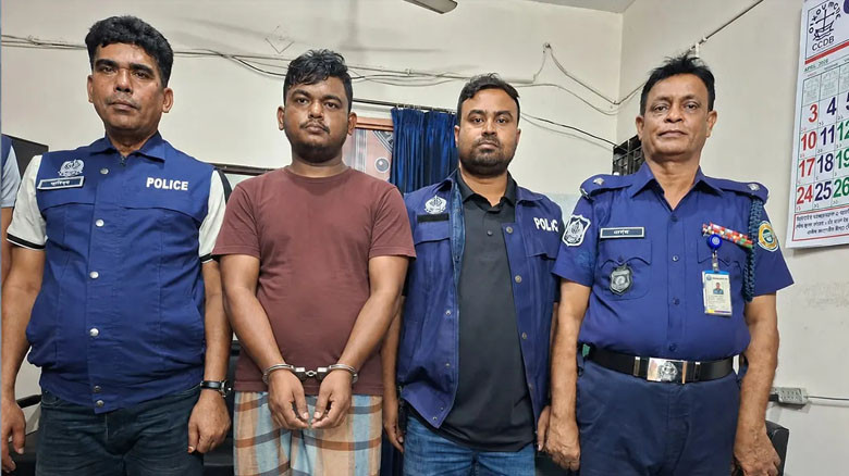 ইয়াবাসহ সাবেক ছাত্রদল নেতা আটক পাথরঘাটায়