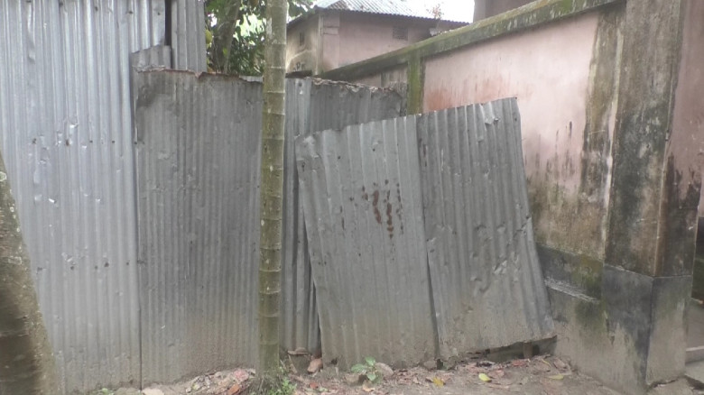জমি কিনেও দখল না পাওয়ায় আদালতের দ্বারস্থ ভুক্তভোগী পরিবার