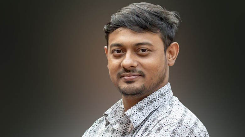 নাসীরুদ্দীন পাটওয়ারীকে লিগ্যাল নোটিশ পাঠানো হয়েছে