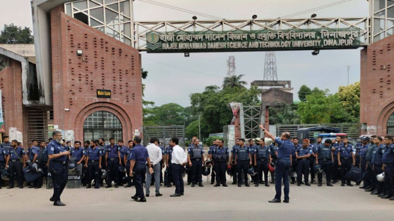 হাবিপ্রবিতে দুই হলের সংঘর্ষে উত্তেজনা, ৪ শিক্ষার্থী গ্রেপ্তা