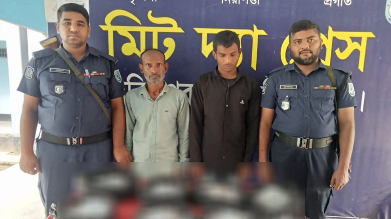 হিলি সীমান্তে ২ হাজার অ্যাম্পলসহ আটক ২