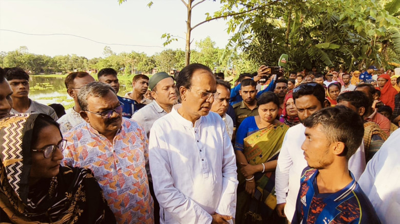 বাবা হারা দরিদ্র ৩ ভাই-বোন পেলেন নতুন ঘর, দায়িত্ব নিলেন ত্রা