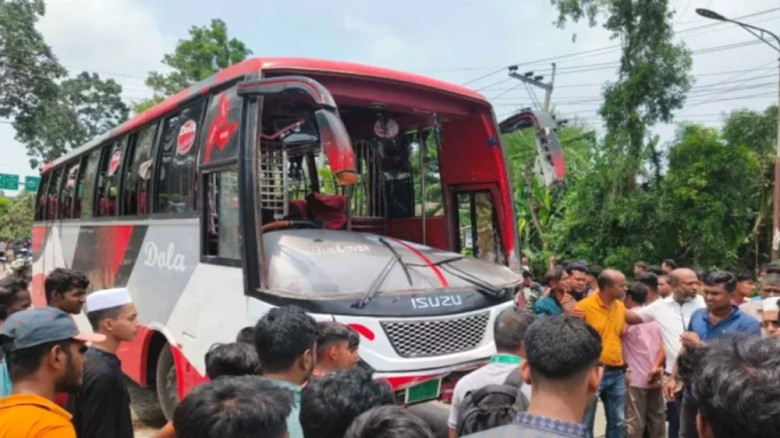 ঈদের দিনে সারা দেশে সড়কে ঝরল ২২ প্রাণ