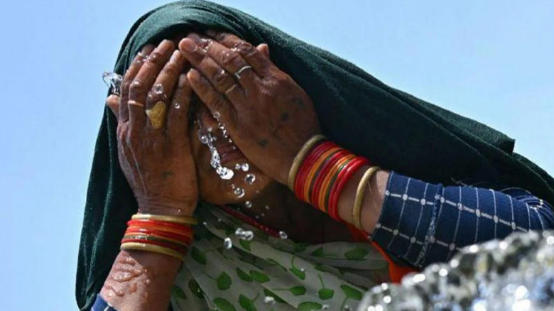 দিল্লিতে তীব্র দাবদাহ, বিপাকে শ্রমজীবী মানুষেরা