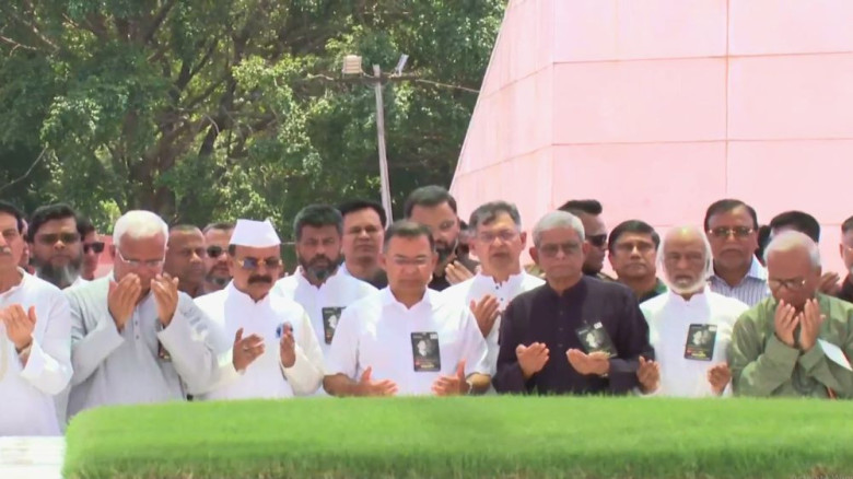 শহীদ জিয়াউর রহমানকে শ্রদ্ধা জানালেন প্রধানমন্ত্রী তারেক রহমা