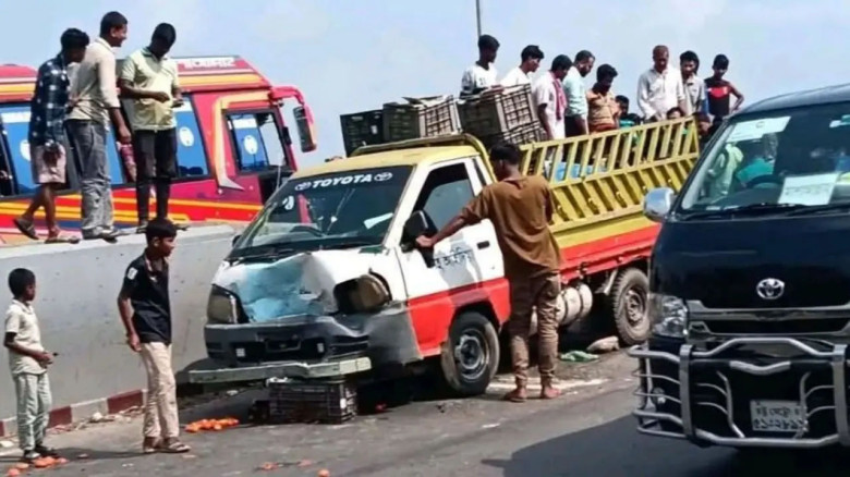 সড়ক দুর্ঘটনায় কর্ণফুলীতে একই পরিবারের দুইজনের মৃত্যু