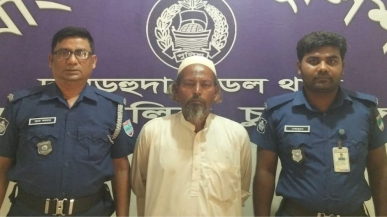 চুয়াডাঙ্গায় পুত্রবধূকে ধর্ষণের অভিযোগে শ্বশুর গ্রেপ্তার