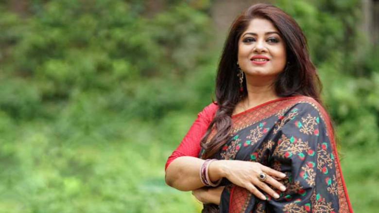 ১০ বছর পর পরিচালনায় ফিরলেন মৌসুমী, মুক্তির পথে ‘বিচ্ছেদ বেদন