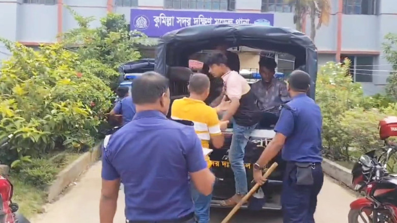 কুমিল্লায় নিষিদ্ধ ছাত্রলীগের ঝটিকা মিছিল, আটক ৪৫