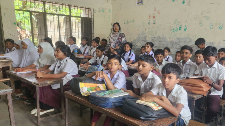 ২৮০ প্রাথমিক চলছে ভারপ্রাপ্ত প্রধান শিক্ষক দিয়ে