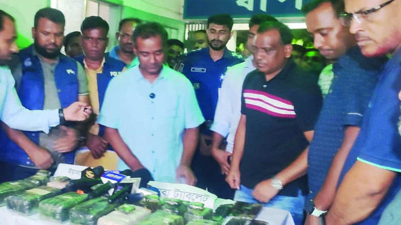 প্রাইভেট কারের গ্যাস সিলিন্ডারে মিলল সাড়ে তিন কোটি টাকার ইয়া