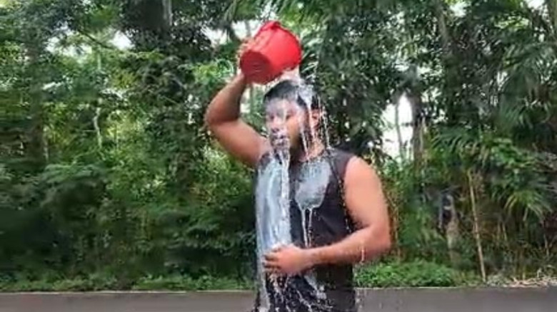 দুধ দিয়ে গোসল করে জামায়াত ছাড়লেন ফকিরহাটের শেখ তারেক