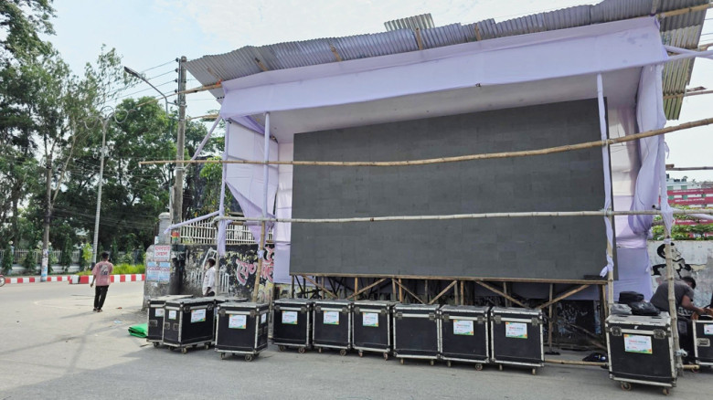 বড়পর্দায় বিশ্বকাপ খেলা দেখার আয়োজন, প্রশাসনের নির্দেশে বন্ধ