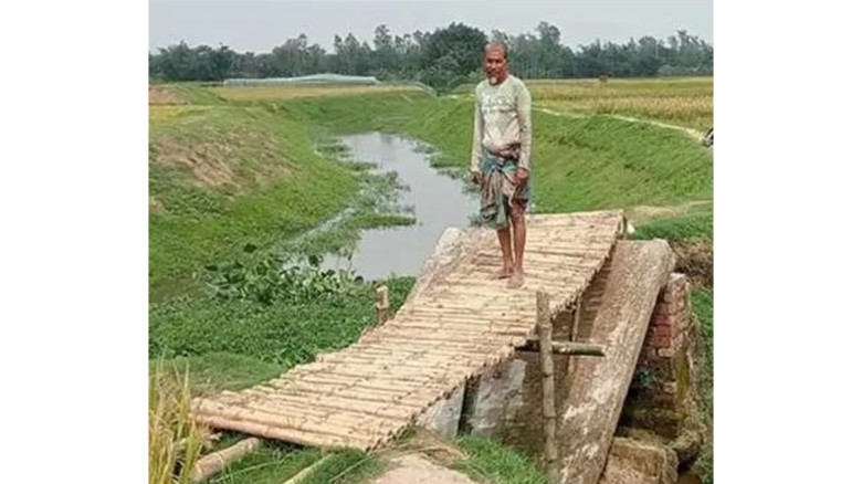 জয়পুরহাটে যোগাযোগ ব্যবস্থার বেহাল অবস্থা