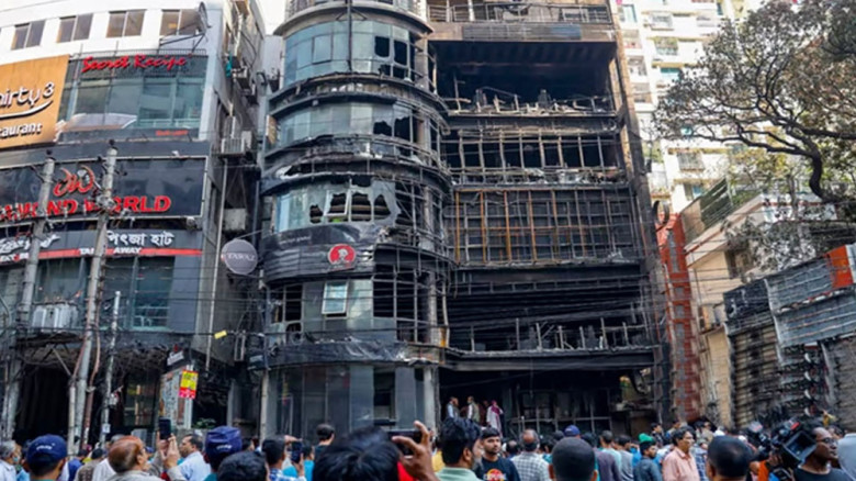 বেইলি রোড আগুন মামলায় রেস্টুরেন্ট মালিকের আত্মসমর্পণ প্রত্যা