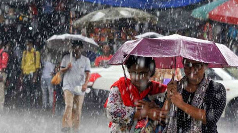 দেশজুড়ে বজ্রবৃষ্টির শঙ্কা, কোথাও কোথাও ভারি বর্ষণের আভাস