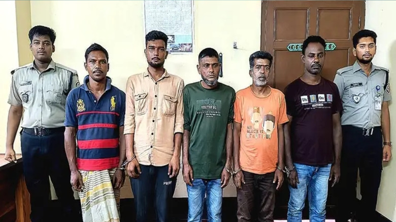 পাবনায় ডিএনসির  অভিযান নারীসহ আটক ১০