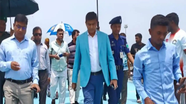 সাদাপাথর লুট মামলার আসামিকে নিয়ে প্রতিমন্ত্রীর সফর