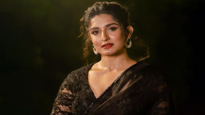 অভিনেত্রীর ফ্ল্যাটে ব্যবসায়ীর মরদেহ, আত্মহত্যা নাকি অন্য কিছ