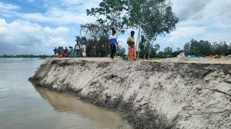 তিস্তার ভাঙনে কয়েক মাসেই বিলীনের পথে নতুন তীর সংরক্ষণকাজ