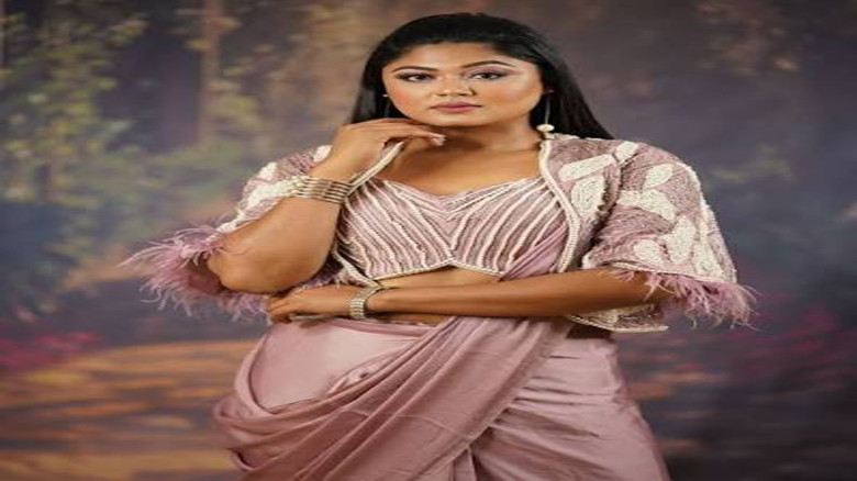 দ্বিতীয় বিয়ের খবর গোপন রেখেছিলেন, এবার মা হওয়ার ঘোষণা মৌসুমী