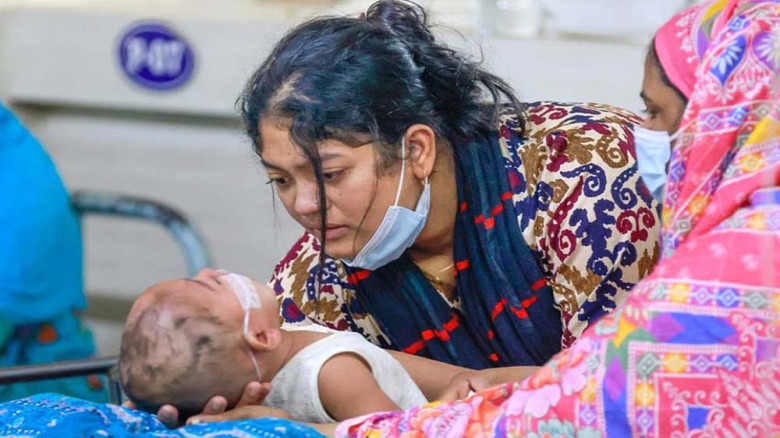 দেশে হামের উপসর্গে ২৪ ঘণ্টায় ২ শিশুর মৃত্যু, আক্রান্ত ৮৩৩