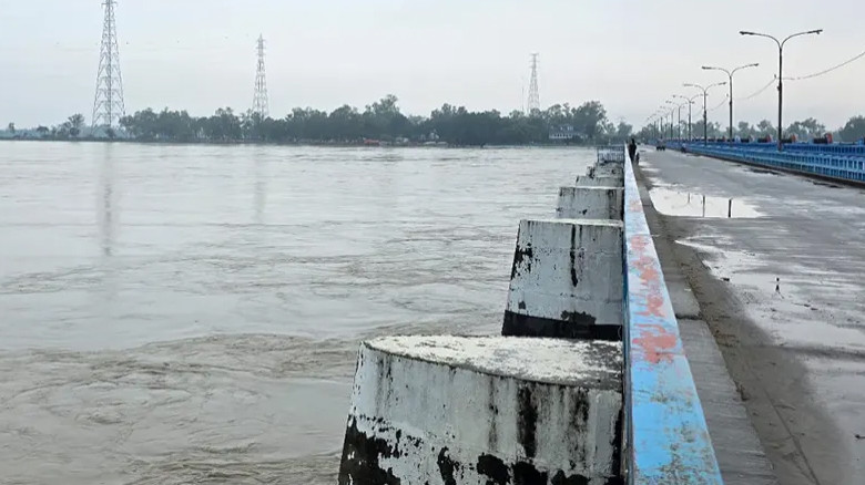 বিপৎসীমার কাছাকাছি তিস্তার পানি, বন্যার শঙ্কা