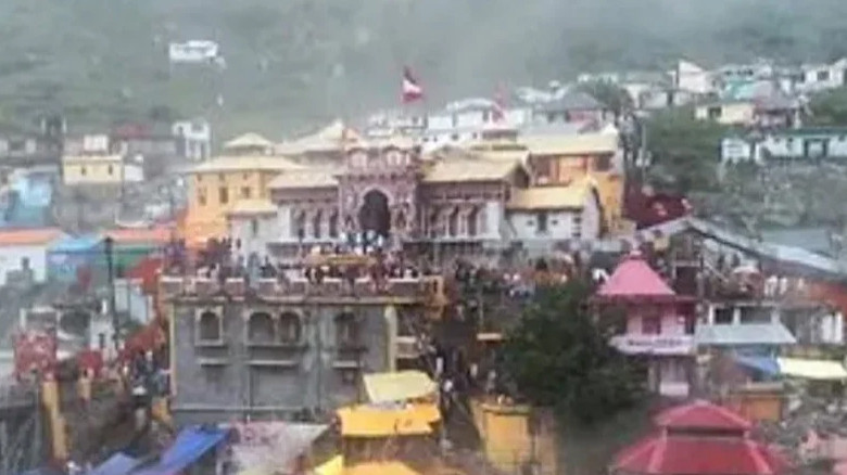 ভারতে ধস-প্লাবনে বিপর্যস্ত জনজীবন, এক দিনেই ১০ জনের মৃত্যু