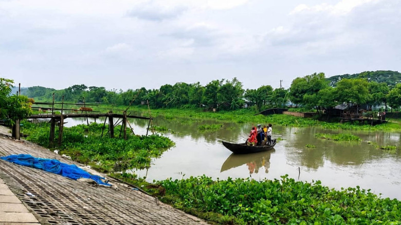 ভেসে গেল কপোতাক্ষের সাঁকো, ২০ গ্রামের মানুষের দুর্ভোগ