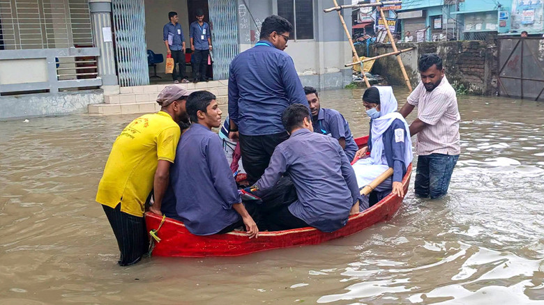 ৫ জেলায় বন্যা পরিস্থিতির উন্নতি, রংপুরে তিস্তার পানি নিয়ে নত