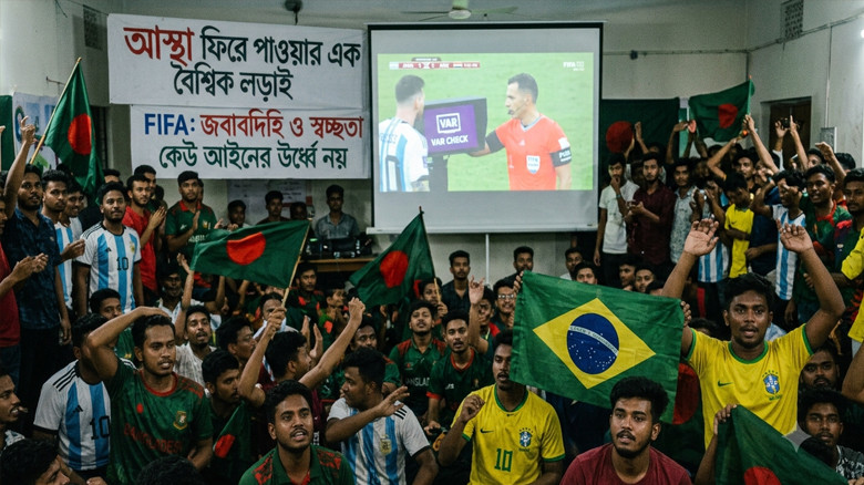 এবারের বিশ্বকাপ ফুটবল: আস্থা ফিরে পাওয়ার এক বৈশ্বিক লড়াই