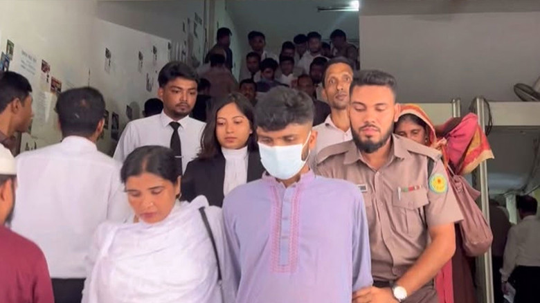 এবার হত্যাচেষ্টা মামলায় নিষিদ্ধ ছাত্রলীগের কেন্দ্রীয় নেতা না