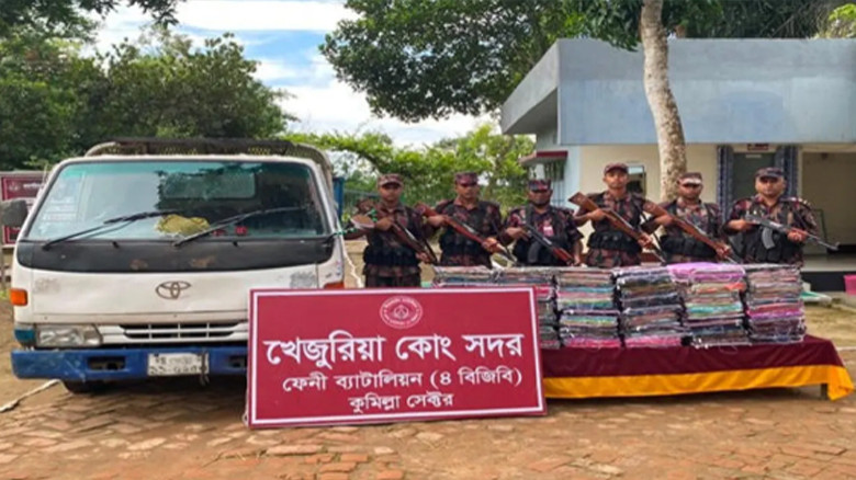 ফেনীতে বিজিবির অভিযানে বিপুল ভারতীয় মালামাল জব্দ