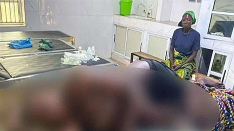 বন্দুকধারীদের হামলায় শিশুসহ নিহত ৩০, জ্বালিয়ে দেওয়া হলো ঘরবা