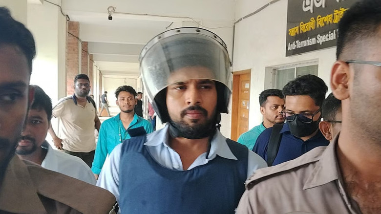স্ত্রীর আত্মহত্যা মামলায় জামিন পেলেন অভিনেতা জাহের আলভী