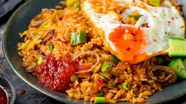 ঘরেই বানান ইন্দোনেশিয়ার জনপ্রিয় নাসি গরেং