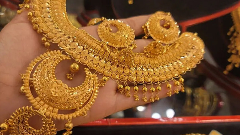 এক দিনের ব্যবধানে কমলো স্বর্ণের দাম, ভরি কত