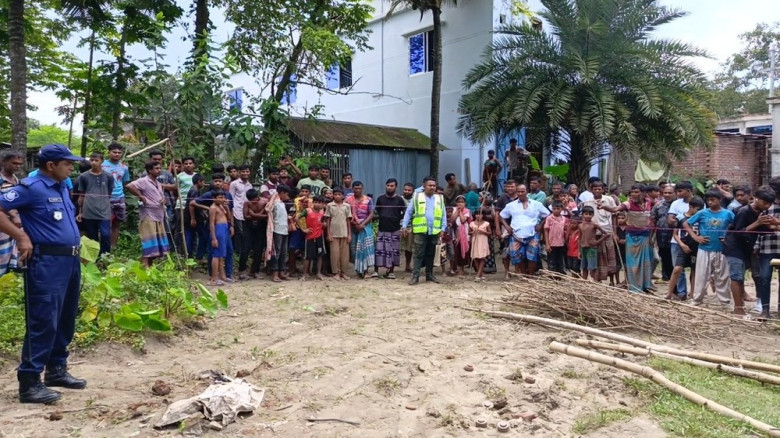 মেহেরপুরে ১০ ল্যান্ডমাইন সদৃশ বস্তু, এলাকায় চাঞ্চল্য