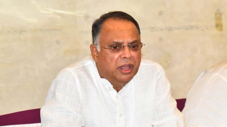 অবৈধ সংযোগে রিকশা চার্জ, বাড়ছে বিদ্যুতের চাপ