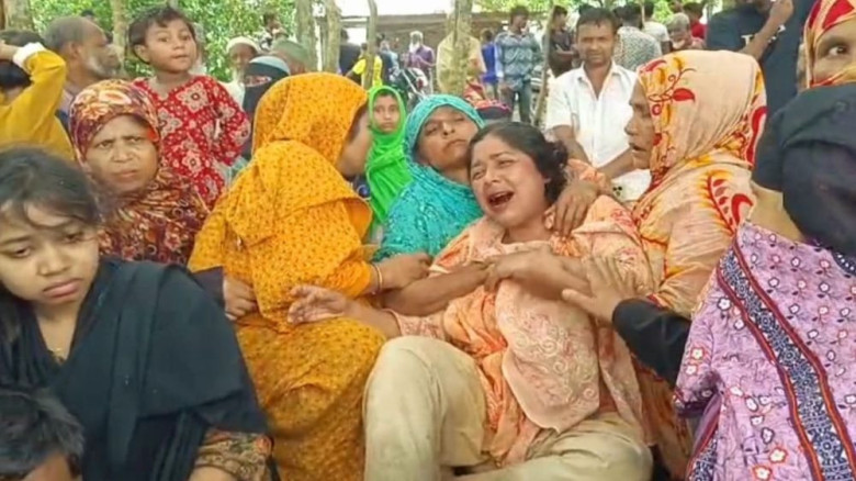 গোসলে নেমে জোয়ারের স্রোতে নিখোঁজ স্কুলছাত্রী, চলছে উদ্ধার অভ