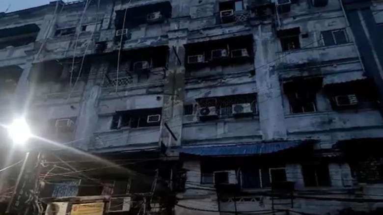 কলকাতার ‘শিখা ইন’ হোটেলে আগুন, নিহত ৯ বাংলাদেশি